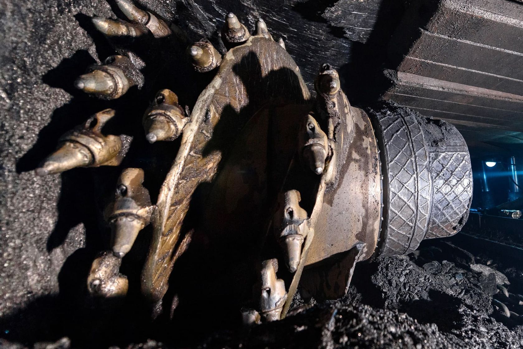 Steel drilling machines for underground infrastructure